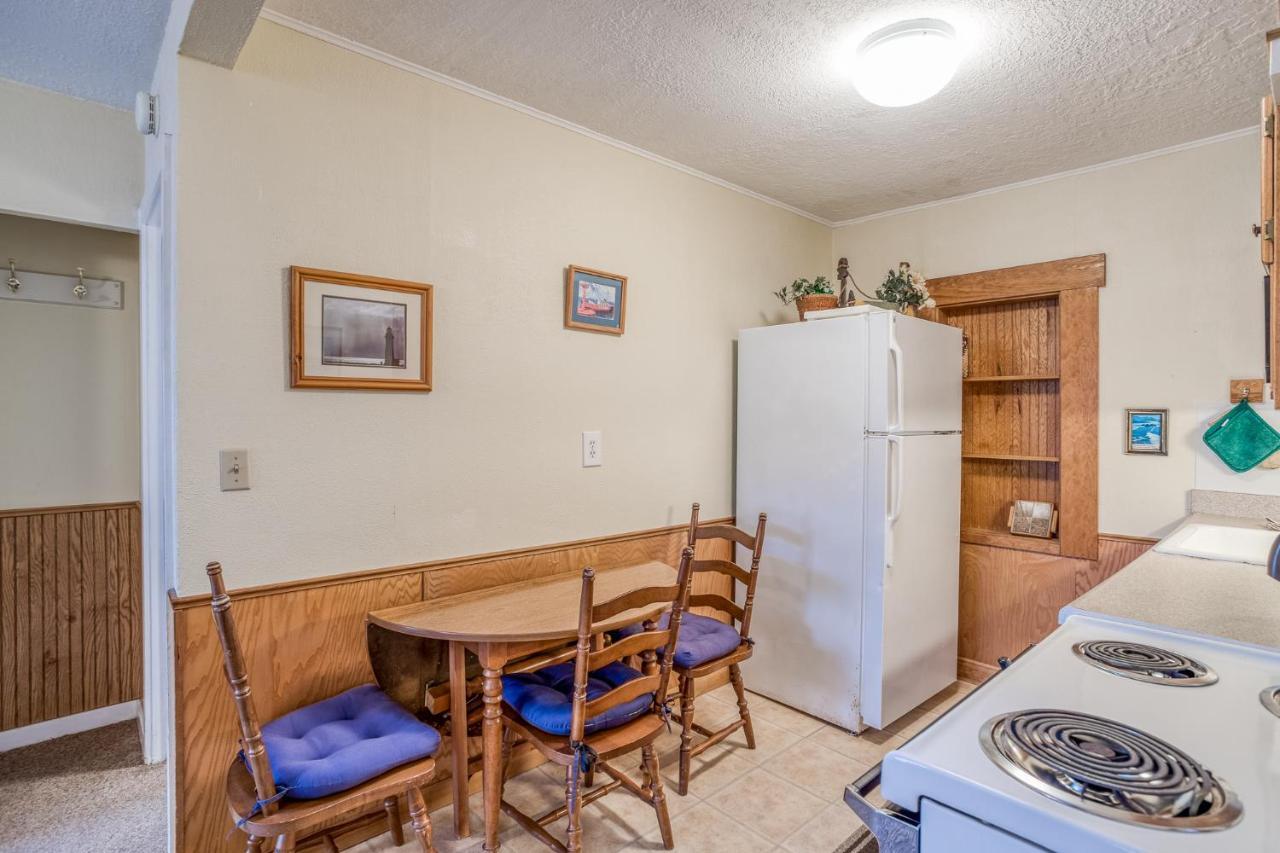 Troller'S Lodge Depoe Bay Extérieur photo